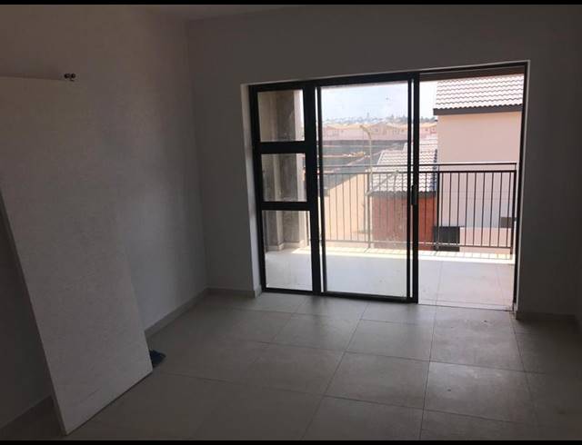 2 BEDROOM PROPERTY TO RENT IN WILGEHEUWEL